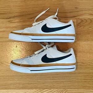 Nike Court Legacy women’s size 8.5